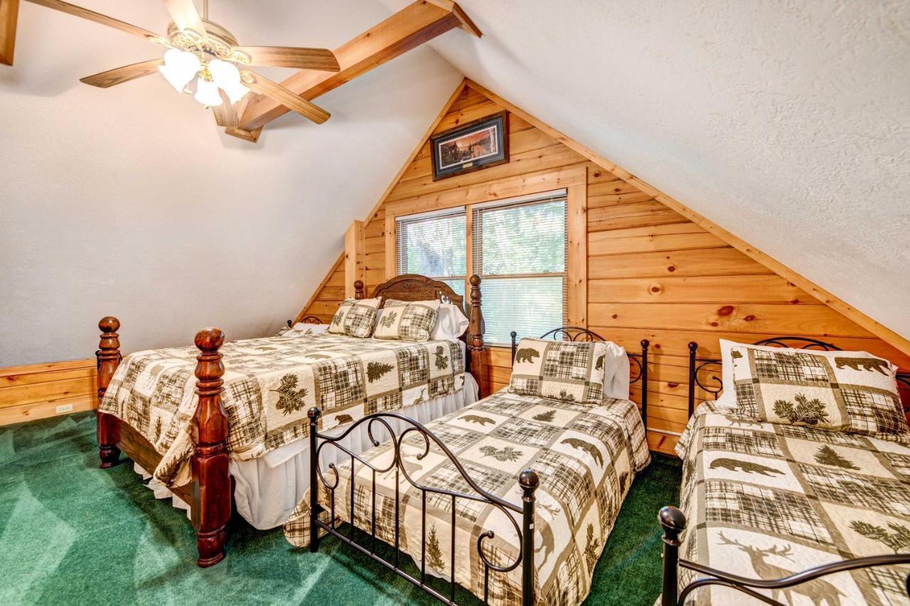 Waynesville Cabin With Covered Deck And Fire Pit! Lake Junaluska Buitenkant foto