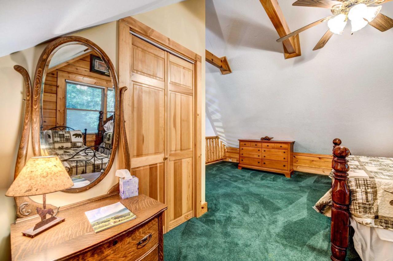 Waynesville Cabin With Covered Deck And Fire Pit! Lake Junaluska Buitenkant foto