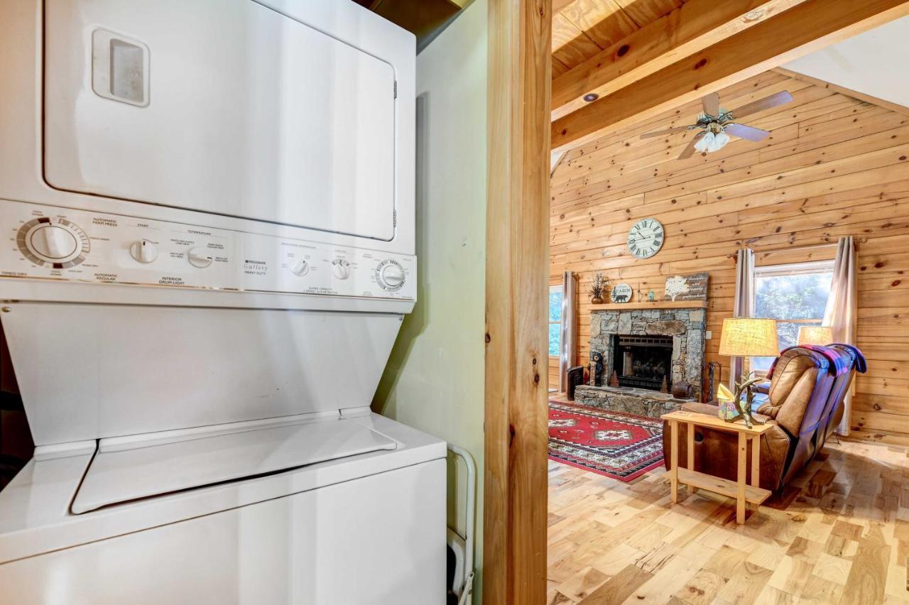 Waynesville Cabin With Covered Deck And Fire Pit! Lake Junaluska Buitenkant foto