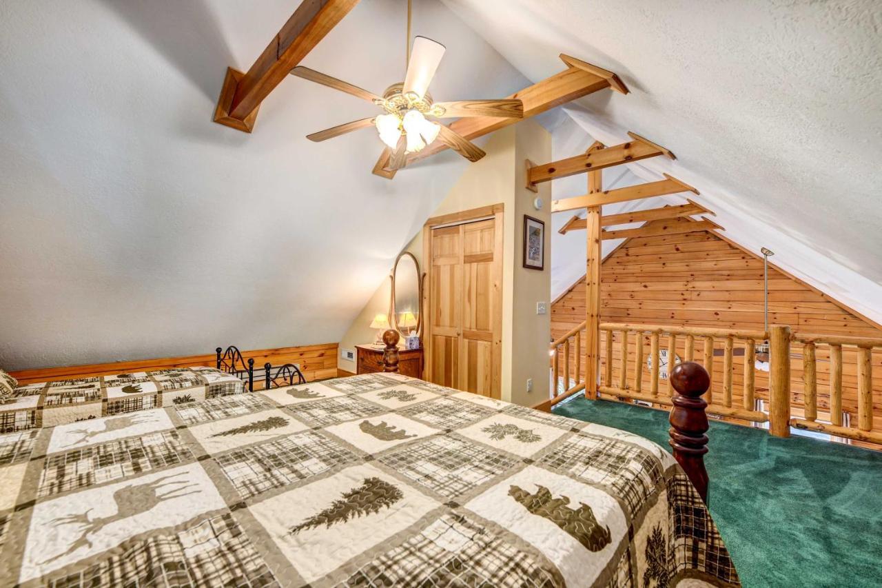 Waynesville Cabin With Covered Deck And Fire Pit! Lake Junaluska Buitenkant foto